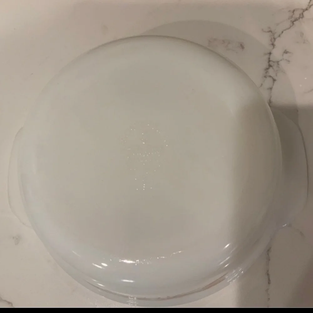vintage casserole Anchor Hocking Fire King  Milk Glass dish 1 1/2 quart